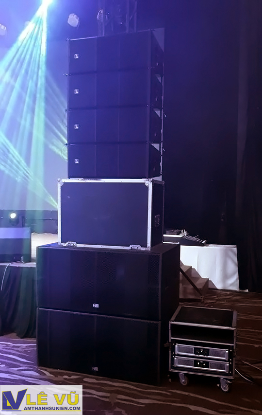 Cung cấp hệ thống âm thanh ánh sáng, màn hình led, sân khấu, mà sao cho tuần lễ thời trang Dấu ấn Doanh nhân - Business Fashion Week 2018