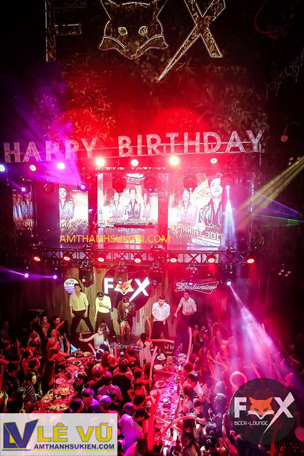 Cho thuê hệ thống ánh sáng chuyên nghiệp sự kiện sinh nhật 02 tuổi của Fox Beer Lounger